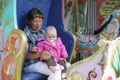 Met oma in de carrousel